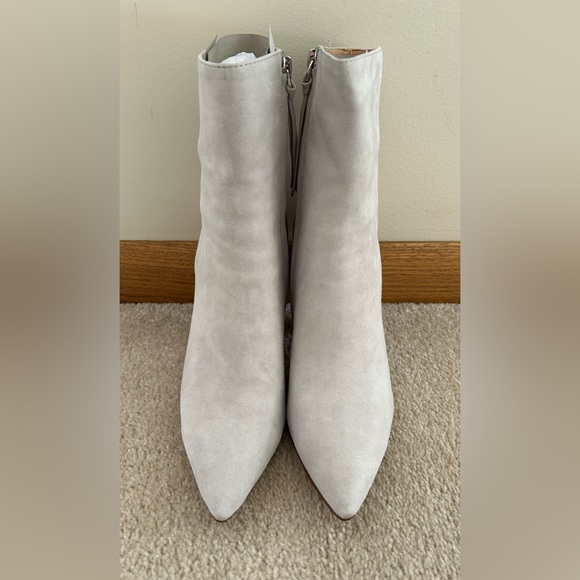 NIB Anthropologie Silent D Apage Cone Heel Booties in Light Grey Suede - Size 38 - Picture 5 of 15